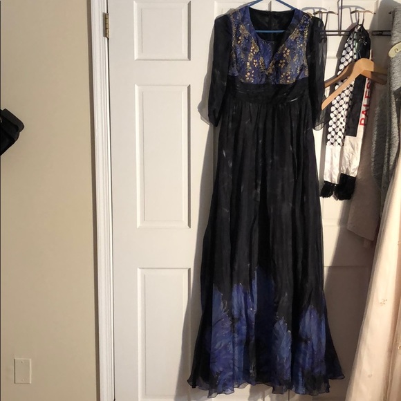 Dress - Picture 1 of 3